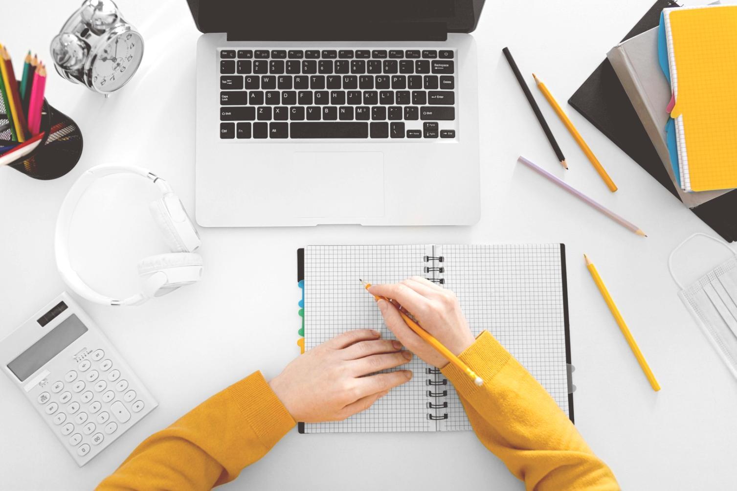 Illustration de la méthodologie d'enseignement Sylaxiquonethagency avec graphiques et analyses